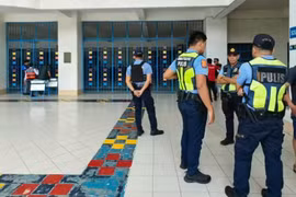 Philippines siết chặt quy định về vũ khí sau các vụ xả súng trường học