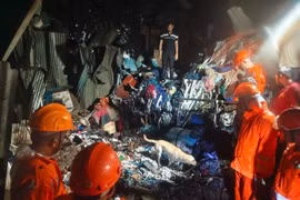Ấn Độ: Tòa nhà đổ sập giữa trận mưa lớn, 6 người thiệt mạng