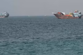 Iran tuyên bố không cho tàu quân sự qua eo biển Hormuz theo thỏa thuận với Oman