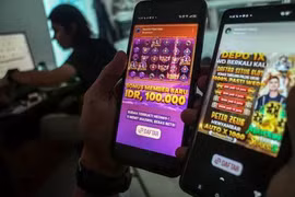 Indonesia 'tuyên chiến' với cờ bạc mạng: xóa sổ 3,7 triệu trang web, phong tỏa hàng vạn tài khoản ngân hàng