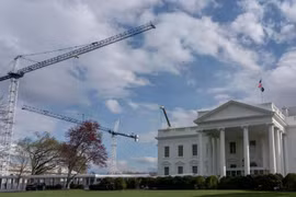 Thẩm phán yêu cầu ông Trump dừng xây dựng phòng khiêu vũ Nhà Trắng