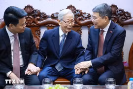 Thủ tướng Lê Minh Hưng: Chăm lo tốt hơn nữa đời sống vật chất, tinh thần của các đảng viên lão thành