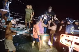 Philippines: Cháy phà chở khách khiến 5 người thiệt mạng, 87 người mất tích