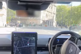 Dịch vụ taxi tự lái đầu tiên ra mắt tại London
