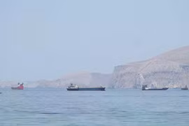 Iran và Oman thống nhất tuyến hàng hải mới qua eo biển Hormuz