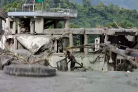 Nepal và Trung Quốc cảnh báo lũ quét tiếp tục khi các hồ có nguy cơ vỡ