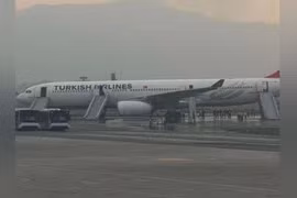 Máy bay của Turkish Airlines cháy lốp khi hạ cánh tại sân bay Nepal