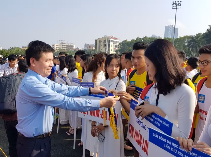 103 trường tưng bừng dự khai mạc giải bóng đá học sinh THPT Hà Nội 2019 ảnh 2