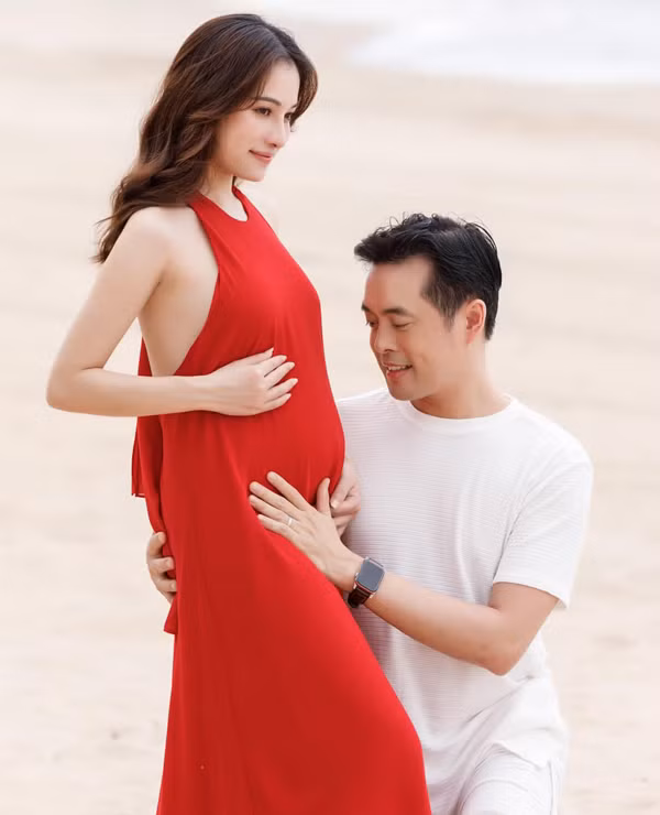 Năm 2020 "sao" Việt tới tấp đẻ, nhiều người mang song thai ảnh 3