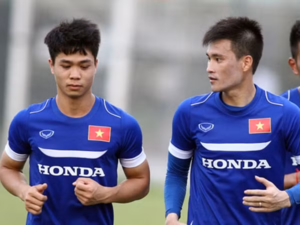 HLV Miura gọi cả Công Vinh, Công Phượng đấu Man City ảnh 1