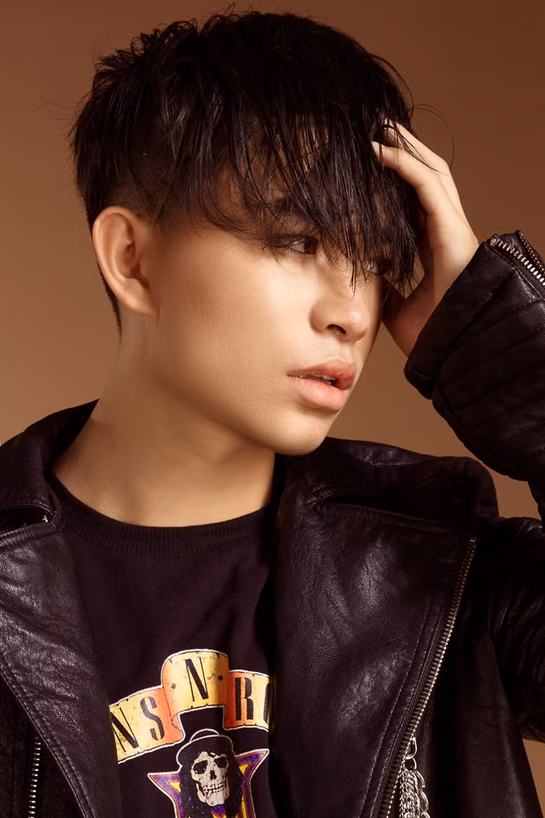 Những điều ít biết về thí sinh có giọng hát "phi giới tính" khiến các HLV "The Voice" phát "cuồng" ảnh 5 Những điều ít biết về thí sinh có giọng hát "phi giới tính" khiến các HLV "The Voice" phát "cuồng" ảnh 5