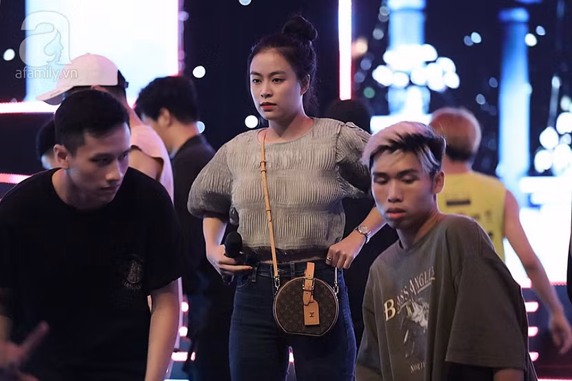 Sự thật về mối quan hệ "trên mức bình thường" giữa Hoàng Thùy Linh và Gil Lê ảnh 1