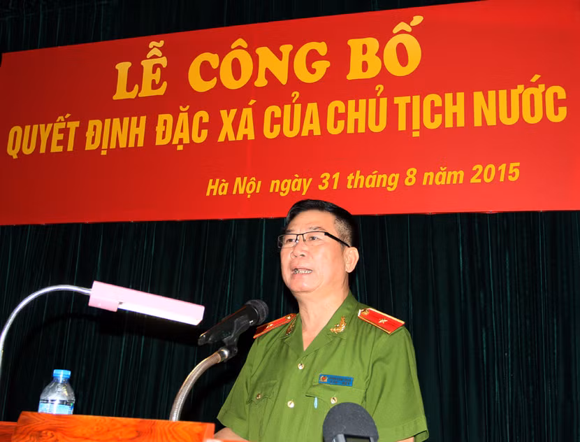 Trao quyết định đặc xá cho 168 phạm nhân Trại tạm giam số 1 ảnh 2