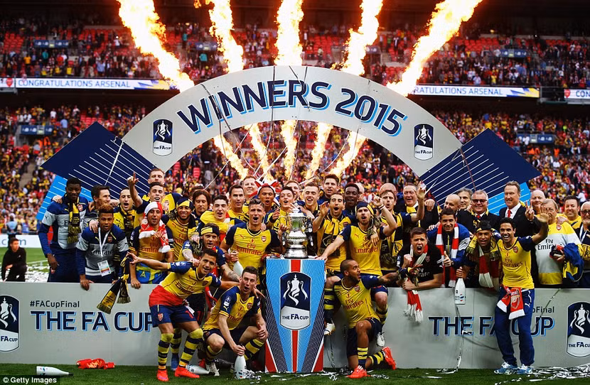 “Nghiền nát” Aston Villa, Arsenal đi vào lịch sử bóng đá Anh ảnh 3