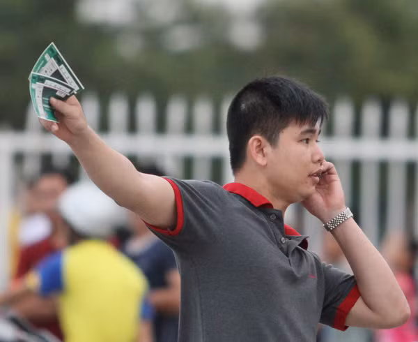 200.000 đồng/vé: Thảm hại vé chợ đen xem Man City ảnh 5
