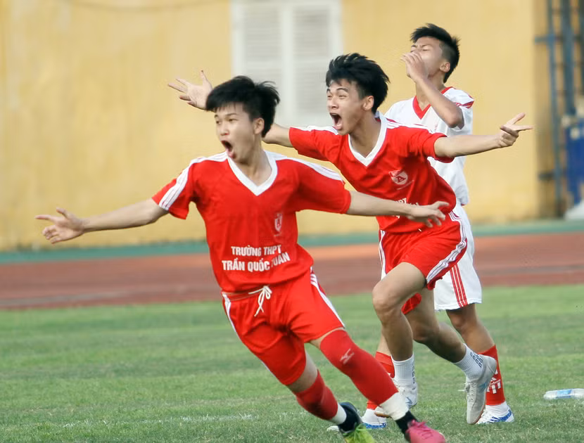 THPT Trần Quốc Tuấn lập hat-trick vô địch giải bóng đá học sinh THPT Hà Nội ảnh 8