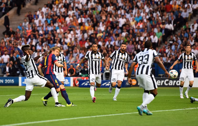 “Dừng hình” đêm đăng quang để đời của Barcelona ảnh 2