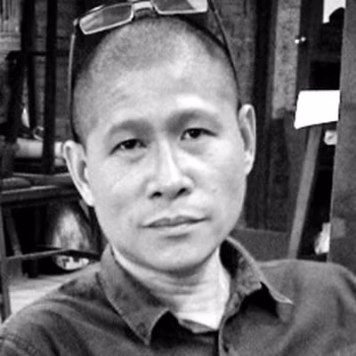 KTS Đoàn Kỳ Thanh: Việc làm rất cần thiết để Thủ đô đẹp hơn Đi ra đường phố Hà Nội, nhiều khi tôi không hiểu các mẫu thiết kế được lấy ý tưởng từ đâu, quá rắc rối và màu mè. Tôi đã nghe nhiều lời khen tiếng chê về trang trí của thành phố thời gian vừa qua và chính bản thân tôi cũng không đồng thuận về cách trang trí ở một số địa điểm của Thủ đô. Vì vậy, cuộc vận động thiết kế các hình thức tuyên truyền phục vụ nhiệm vụ chính trị và trang trí thành phố Hà Nội năm 2016 là rất cần thiết để Thủ đô đẹp hơn. Tôi hoàn toàn ủng hộ quyết định xin ý kiến của người dân trước khi đưa mẫu trang trí vào cảnh quan cụ thể. Đã đến lúc người dân được quyền lựa chọn mẫu thiết kế mà họ yêu thích cho chính thành phố họ đang sống và làm việc. Theo tôi, việc lấy ý kiến nên được thực hiện bài bản, tránh hình thức và có sự phối hợp của giới chuyên môn và cơ quan quản lý.