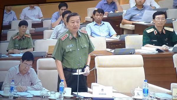 Đảm bảo sự chặt chẽ khi quy định cho phép cảnh vệ được quyền nổ súng, huy động tài sản ảnh 1
