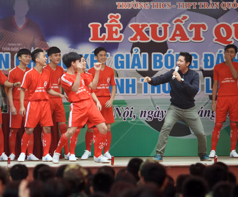 Tưng bừng xuất quân dự chung kết giải bóng đá học sinh THPT Hà Nội 2015 ảnh 6