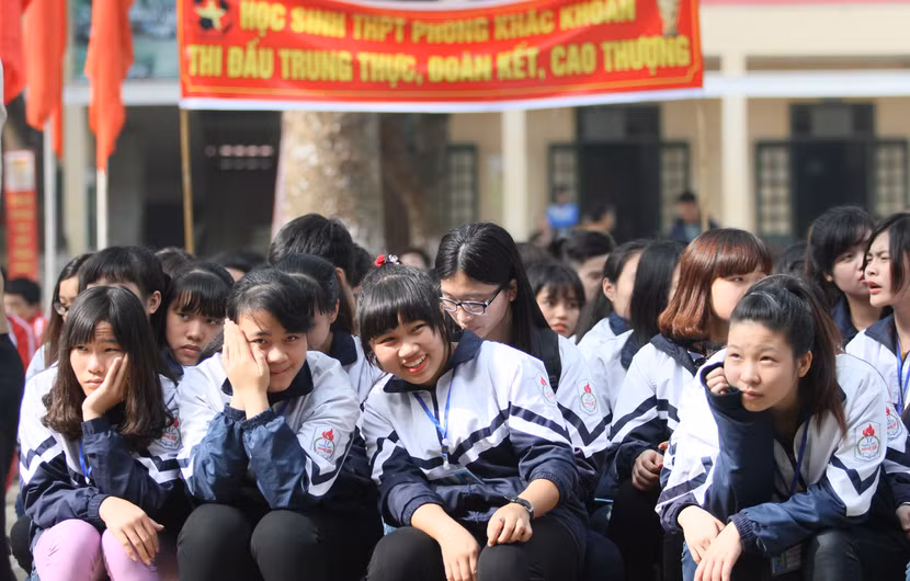 Tưng bừng xuất quân dự chung kết giải bóng đá học sinh THPT Hà Nội 2015 ảnh 13
