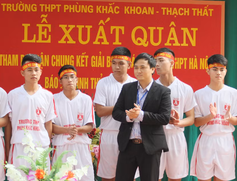 Tưng bừng xuất quân dự chung kết giải bóng đá học sinh THPT Hà Nội 2015 ảnh 11
