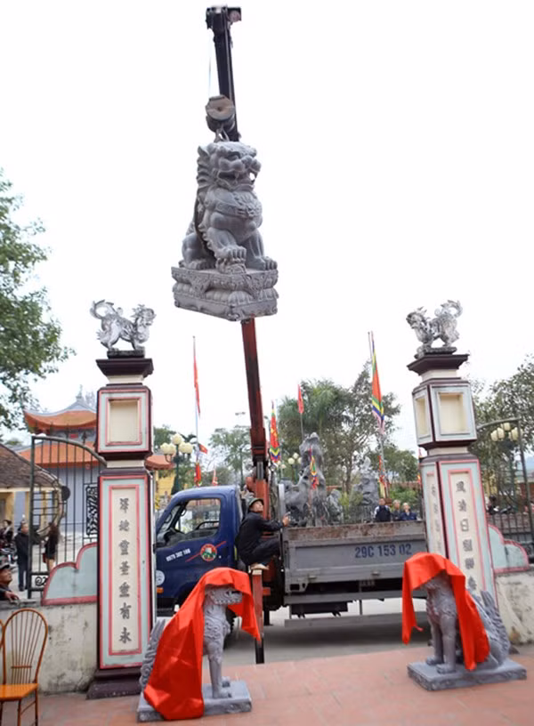 Làng nghề Trạch Xá di dời sư tử đá ngoại lai, đón nhận nghê Việt ảnh 1