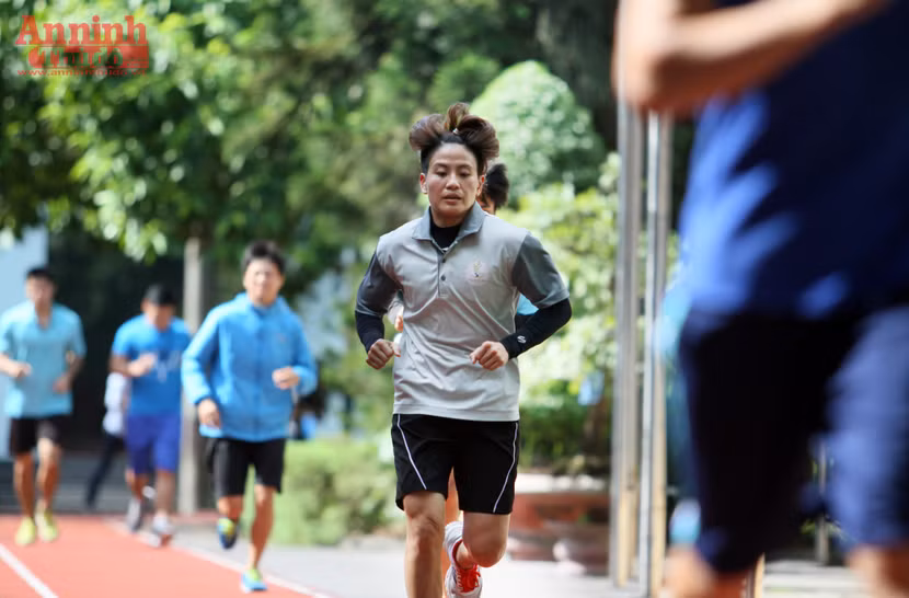 Nữ võ sỹ hạng 48kg nâng tạ 90kg để ép cân tới Olympic Rio ảnh 6 Nữ võ sỹ hạng 48kg nâng tạ 90kg để ép cân tới Olympic Rio ảnh 6