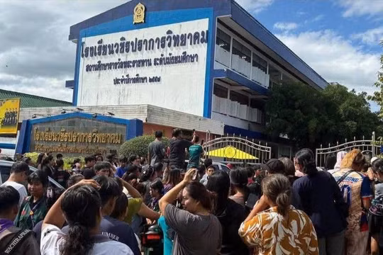Thái Lan: Thiếu niên 14 tuổi cầm súng xông vào trường học 