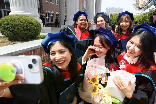 Số lượng du học sinh tại Hàn Quốc lần đầu tiên vượt quá 500.000 người nhờ K-pop và phim truyền hình