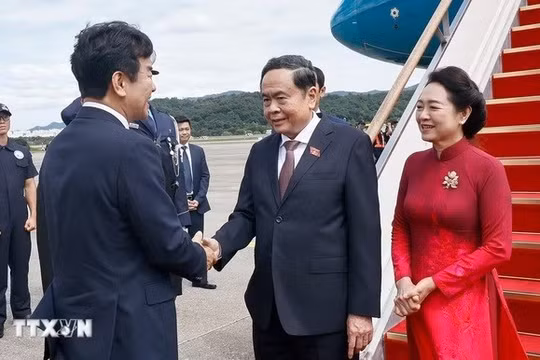 Chủ tịch Quốc hội Trần Thanh Mẫn và Phu nhân bắt đầu thăm chính thức Hàn Quốc