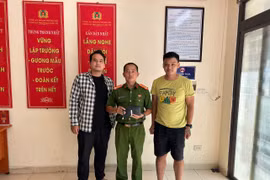 Nhận lại 24 triệu đồng cùng nhiều giấy tờ quan trọng trong ngày Quốc khánh