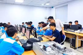 Giảm hồ sơ, sổ sách, đẩy mạnh học tập suốt đời