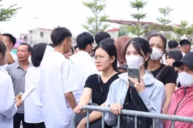 Thi tốt nghiệp THPT 2027 trên máy tính: Chưa triển khai đồng loạt