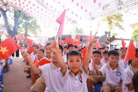 Hai điểm cầu chính, trong đó có điểm tại xã đảo Minh Châu sẵn sàng cho lễ khai giảng năm học mới