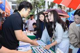 Công bố điểm chuẩn hàng loạt trường thành viên Đại học Quốc gia Hà Nội