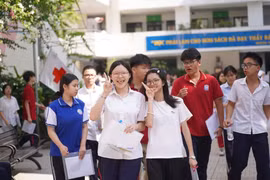 Hà Nội: Bốn thí sinh bị đình thi vào lớp 10 vì mang điện thoại 